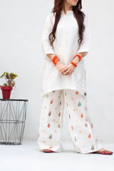 White Seesha Silk with 3 tone dupatta