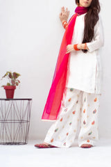 White Seesha Silk with 3 tone dupatta
